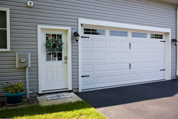 24/7 Emergency Garage Door Panel Replacement experts in Leitchfield, KY